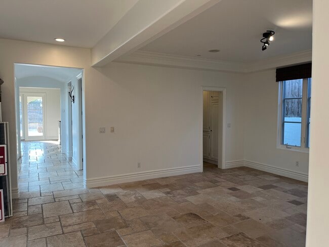 Building Photo - 26509 Via Sacramento