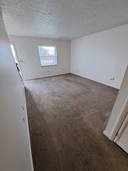 Building Photo - 1507 Gerrard Ave