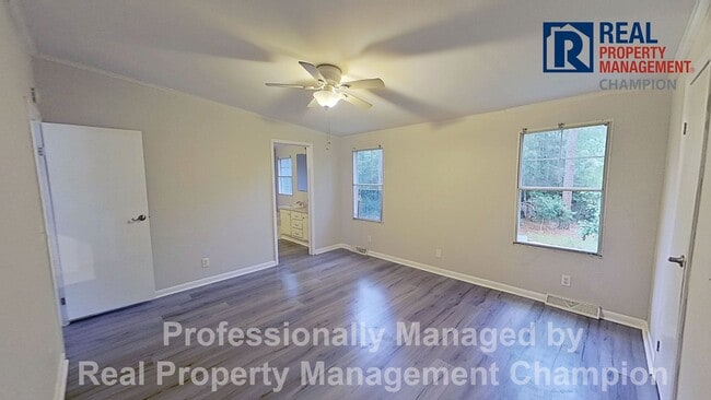Building Photo - 20 Deer Ridge Dr E