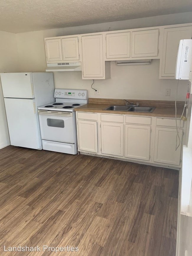 Building Photo - 1826 Clements Ave