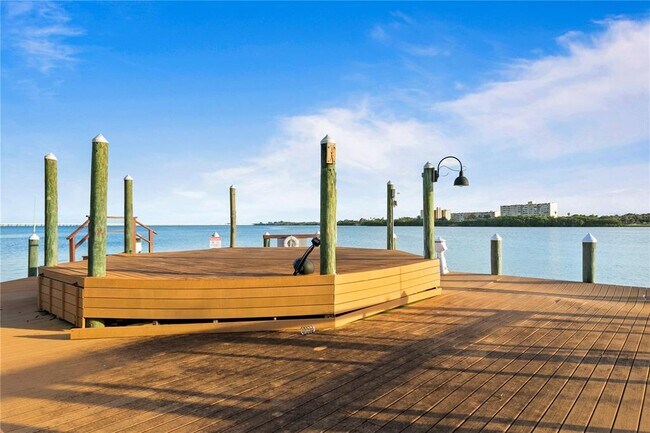 Building Photo - 2741 Via Cipriani