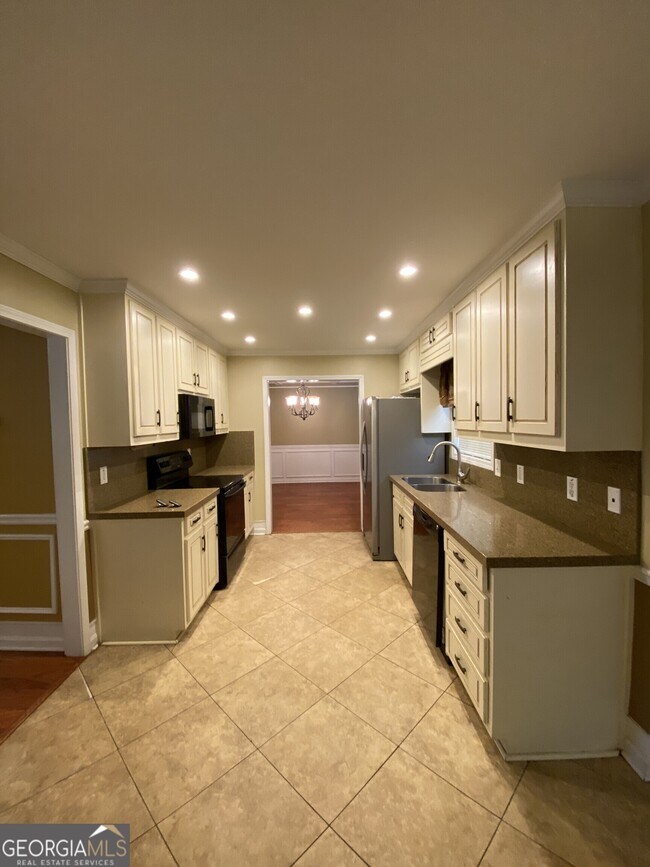 Building Photo - 705 Morgans Ridge Dr