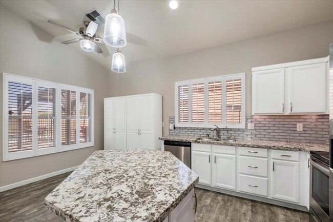 Building Photo - 4623 E Desert Wind Dr.