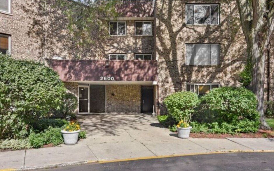 Building Photo - 2600 Brookwood Way Dr