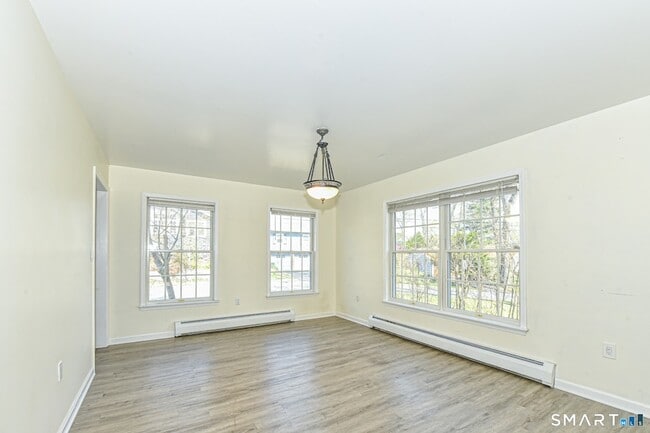 Building Photo - 5 Moody Ave