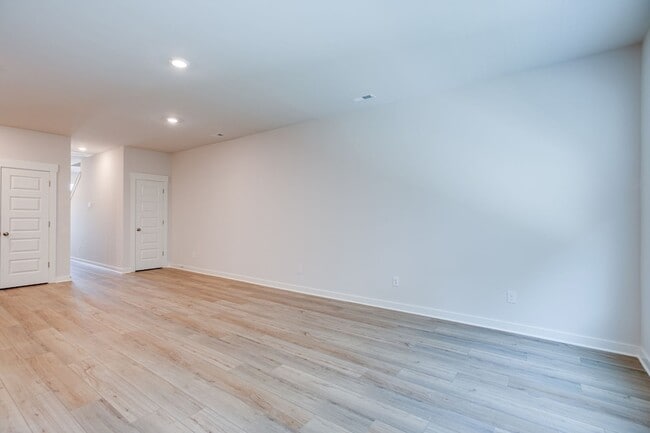 Building Photo - 2018 Township Dr
