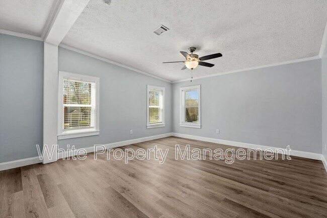 Building Photo - 326 Belton Ave