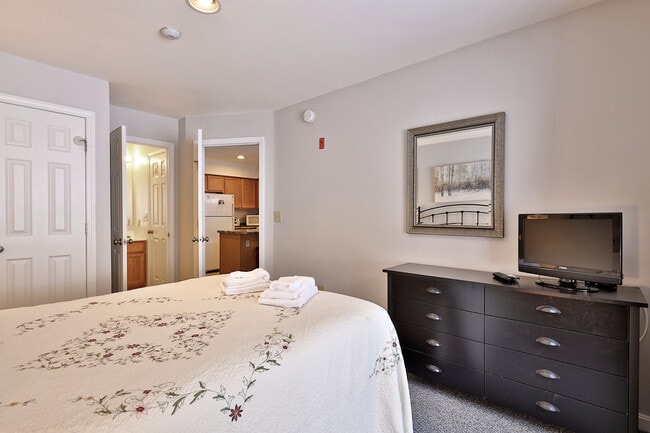 Building Photo - 57 Alpine Dr