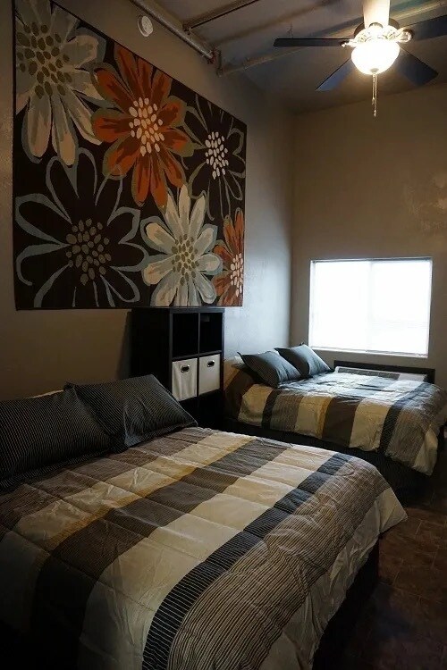 Building Photo - 1708 N Riverfront Dr