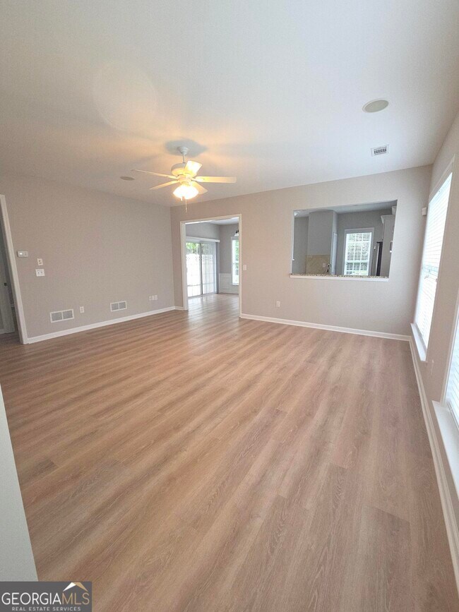 Building Photo - 6105 Longleaf Dr