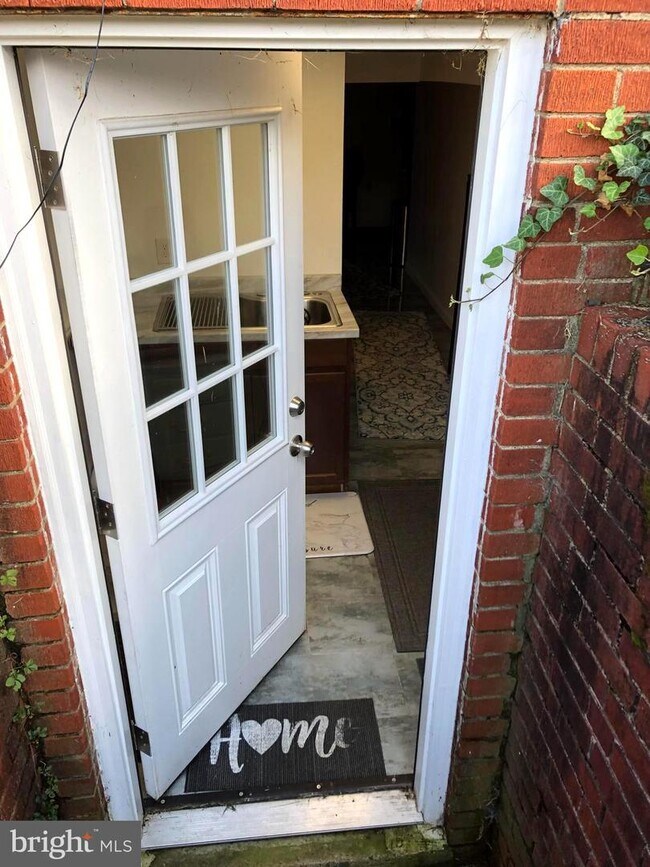 6061 Munson Hill Rd 6061 Munson Hill Rd Falls Church VA 22044