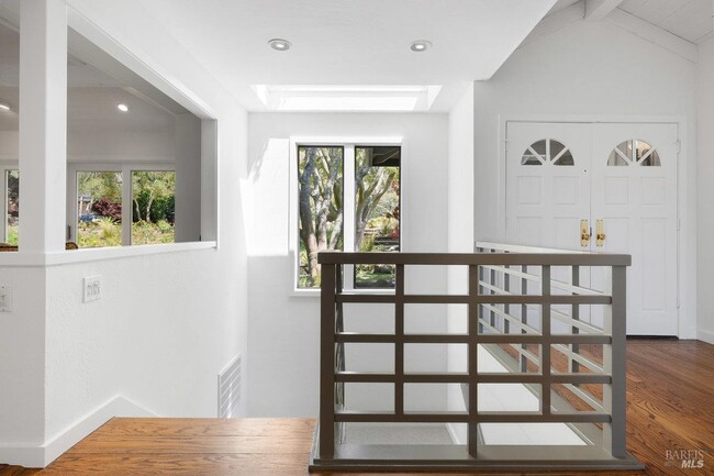 Building Photo - 19 Venado Dr