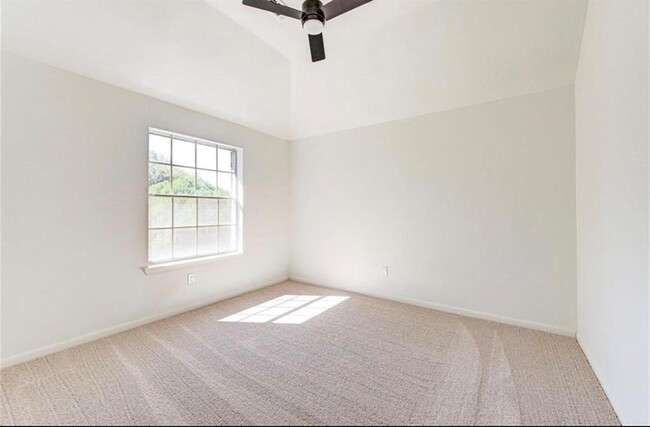 Building Photo - 13714 Neston Dr