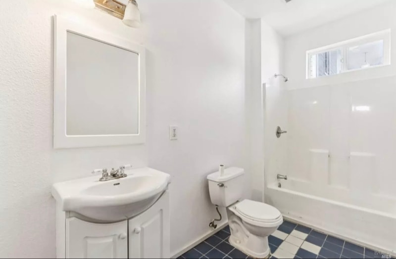 Building Photo - 507 Kings Way