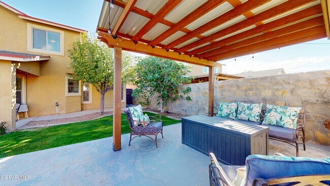 Building Photo - 3249 Emerald Point Dr