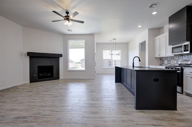 Building Photo - 2020 W Flintlock Wy