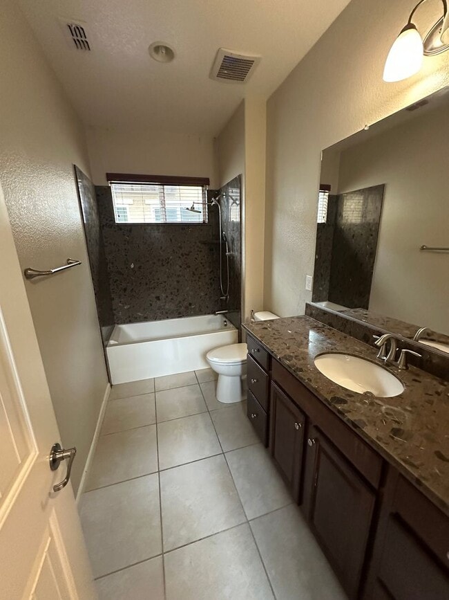 Building Photo - Beautiful 3 Bedroom, 2.5 Bath Mountain House Home