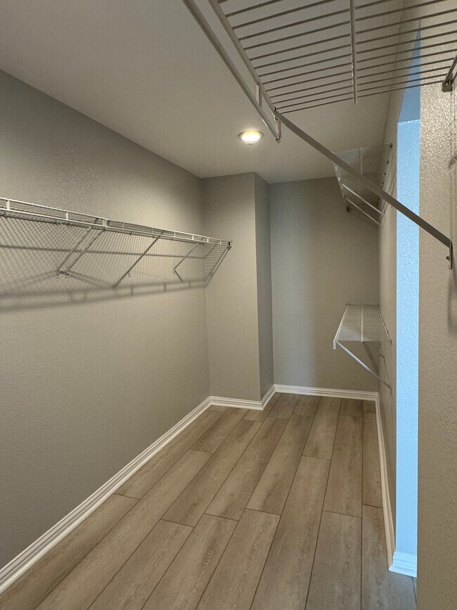 Building Photo - 10226 Crooked Stick Dr