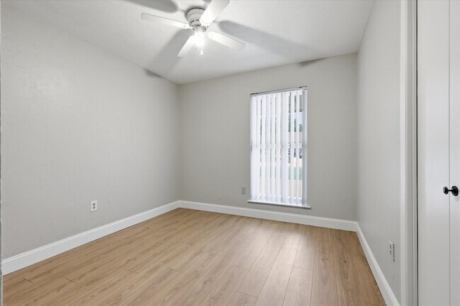 Building Photo - 2132 Bordeaux Dr