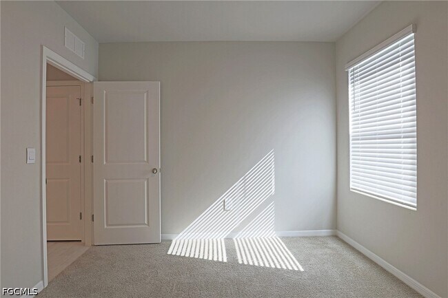 Building Photo - 1156 Brooklands Dr