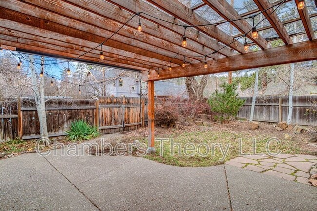 Building Photo - 1252 NW Milwaukee Ave