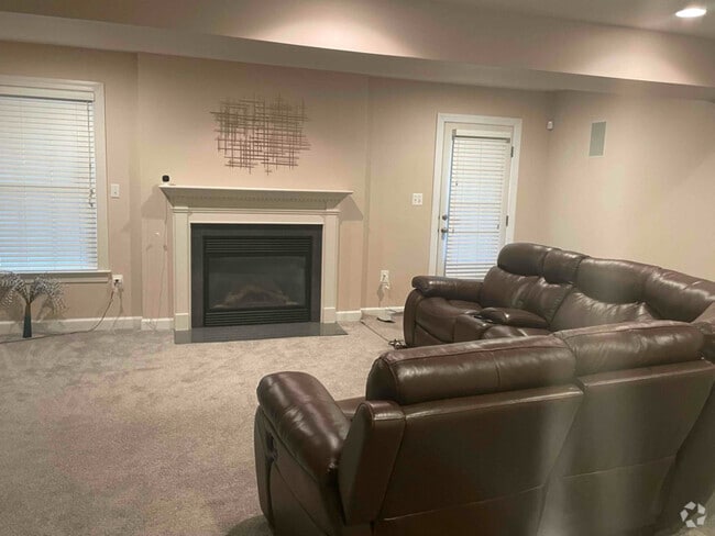Building Photo - 14605 Hawley Ln