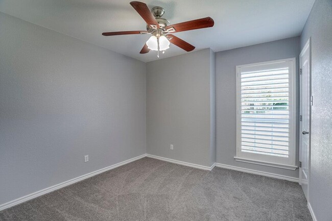 Building Photo - 226 Claris Ln