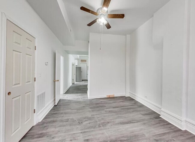 Building Photo - 2438 W 25th St