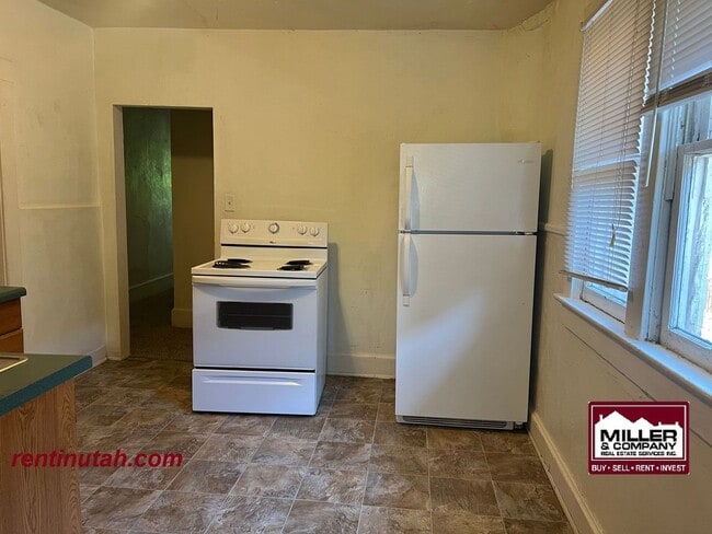 Building Photo - 726 E 600 S