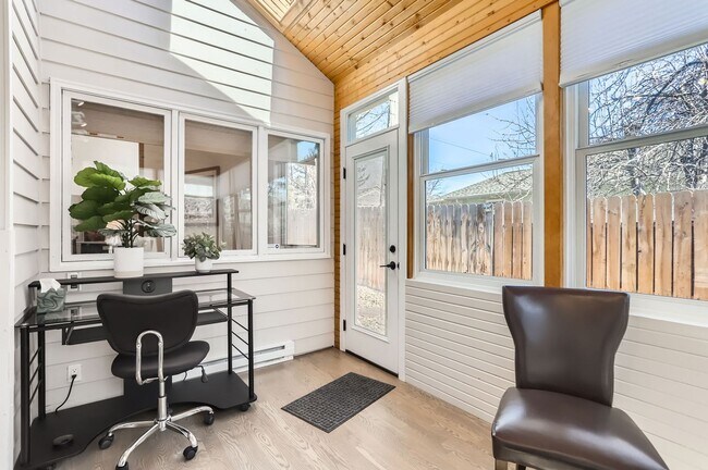 Building Photo - Peaceful 4 BDR Retreat in West Boulder