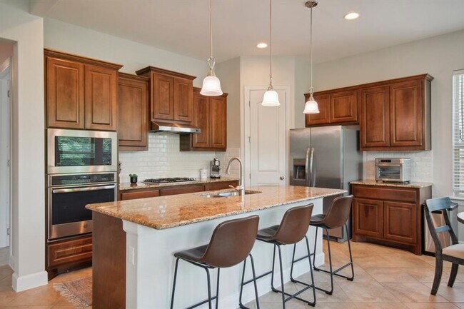 Building Photo - 134 Summer Square Dr