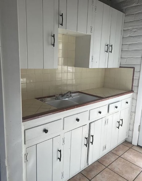 Building Photo - 3250 E Water St