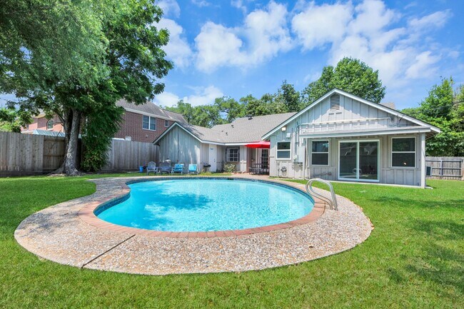 Building Photo - 5139 Beechnut St