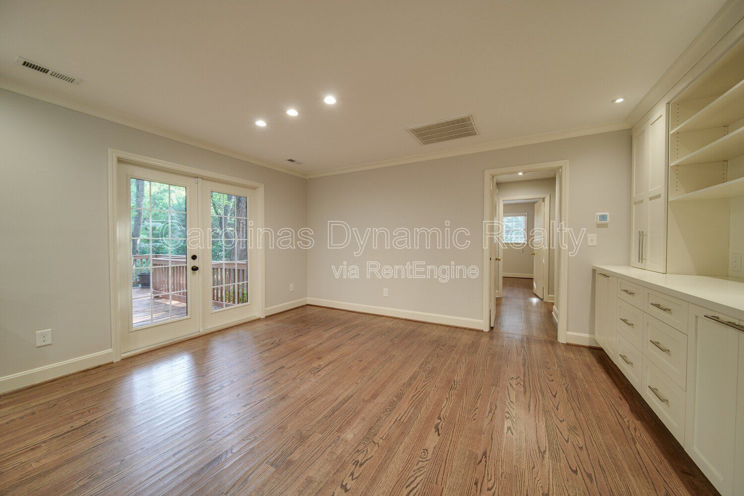 Building Photo - 6700 Castlegate Dr