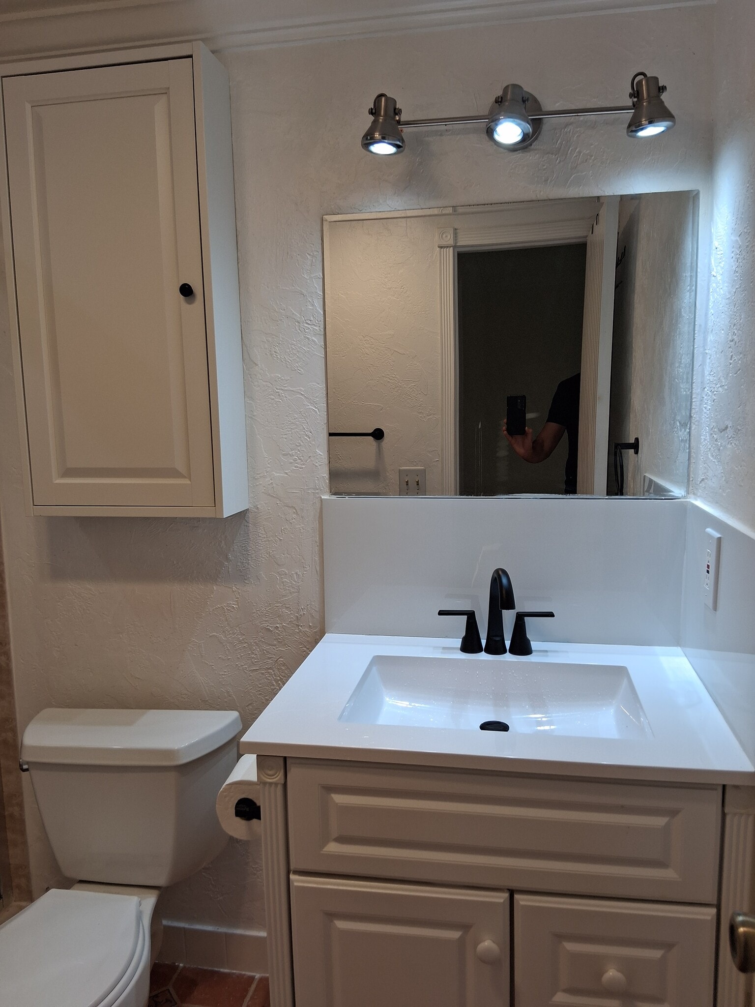 Building Photo - 1100 NE 9th Ave