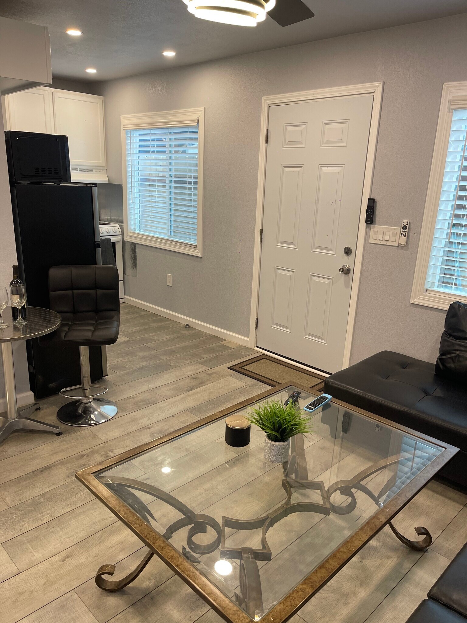 Building Photo - 2529 Crommelin Ave