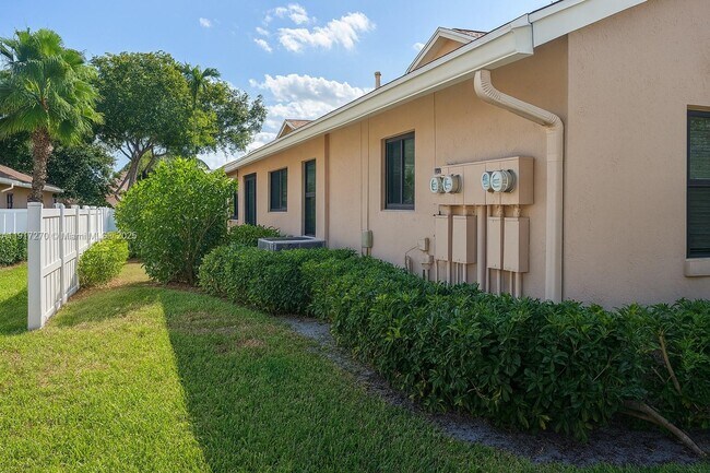 Building Photo - 8190 Springtree Rd