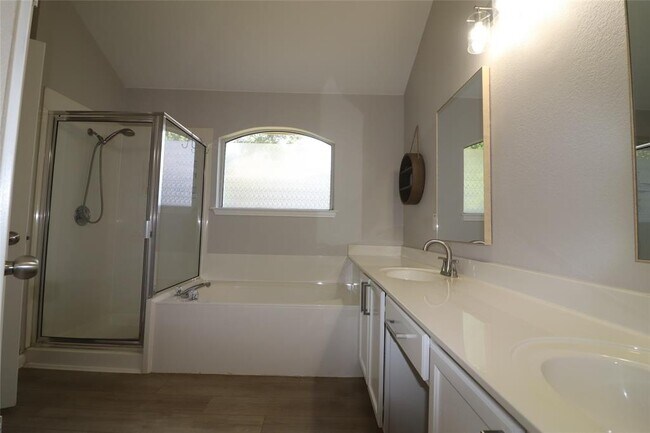 Building Photo - 1309 Wide Antler Cove