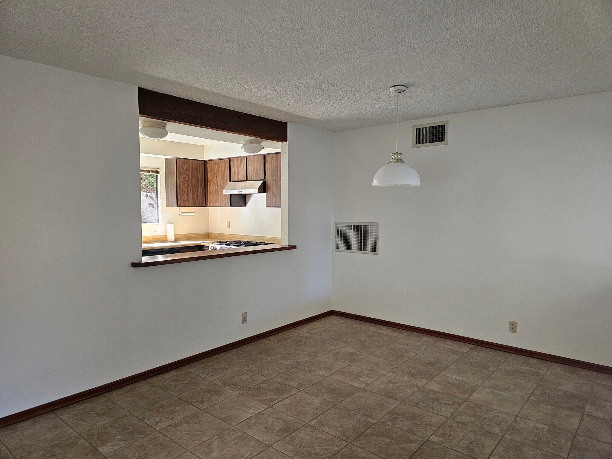 Building Photo - 1615 Olive St
