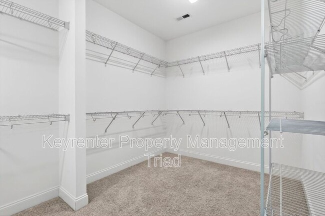 Building Photo - 4604 Skyview Trail