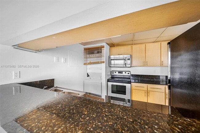 Building Photo - 7601 E Treasure Dr