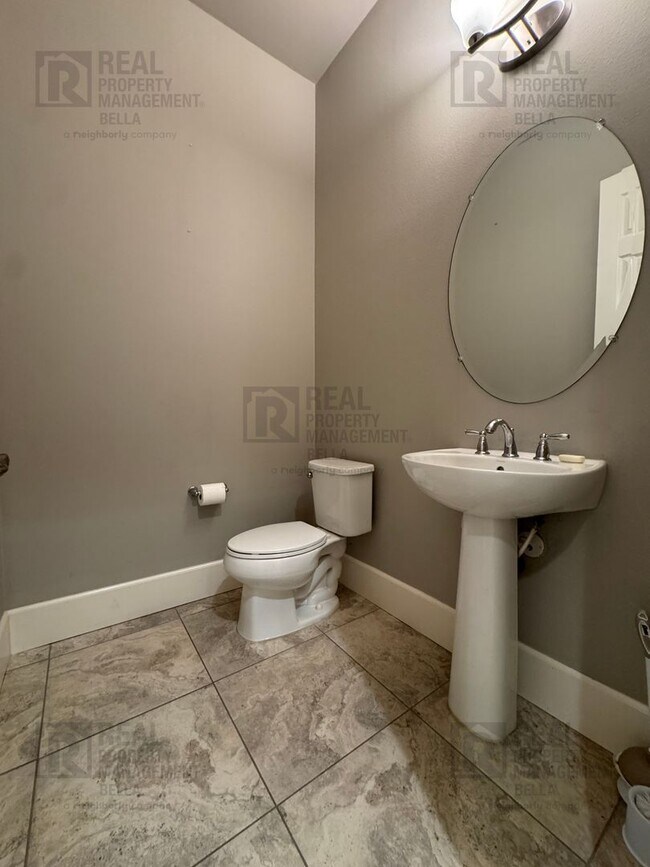 Building Photo - Beautiful Winchester Home with Open Floor Plan, Office & Solar