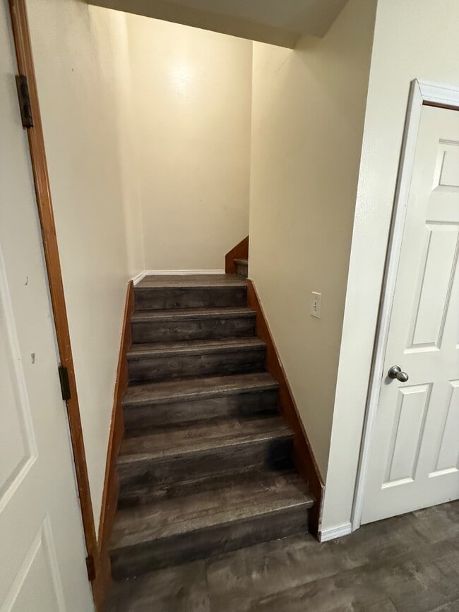 Building Photo - 9260 Roy St