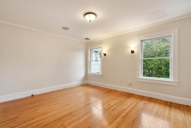 Building Photo - 12 Summit Rd