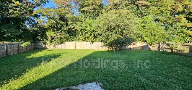Building Photo - 3200 Armistead Dr