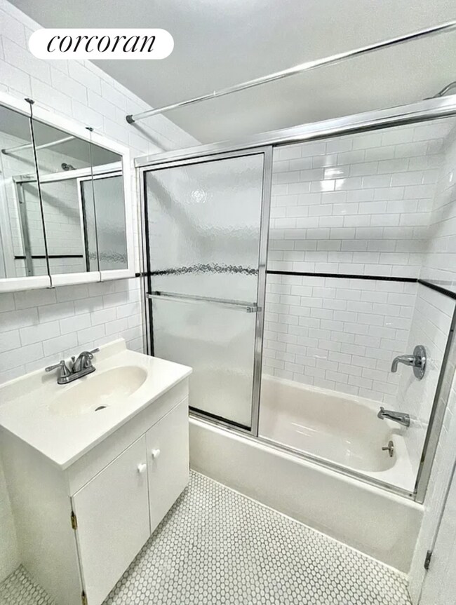 Building Photo - 239 Henry St