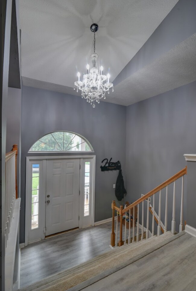 Building Photo - 4 bedroom/3 bathroom coming soon to Mount ...