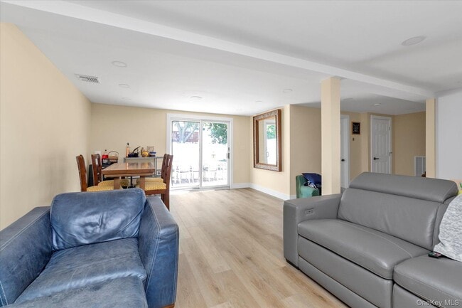 Building Photo - 3075 Whaleneck Dr