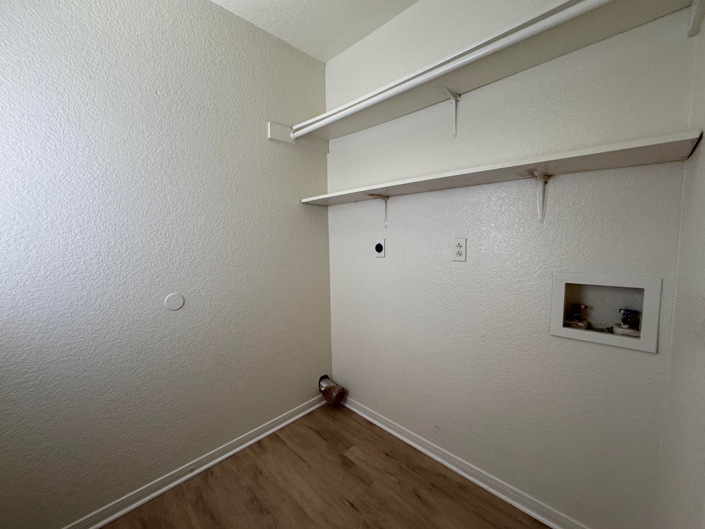 Building Photo - 3301 Barcelona Dr