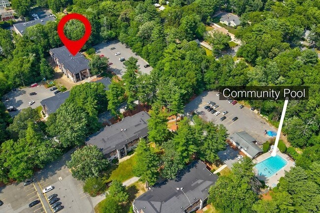 Building Photo - 7 Greenbriar Dr